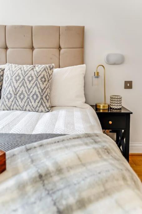 Appartement Unique 2 Bed 2 Bath Victorian Flat Regents Park Londen