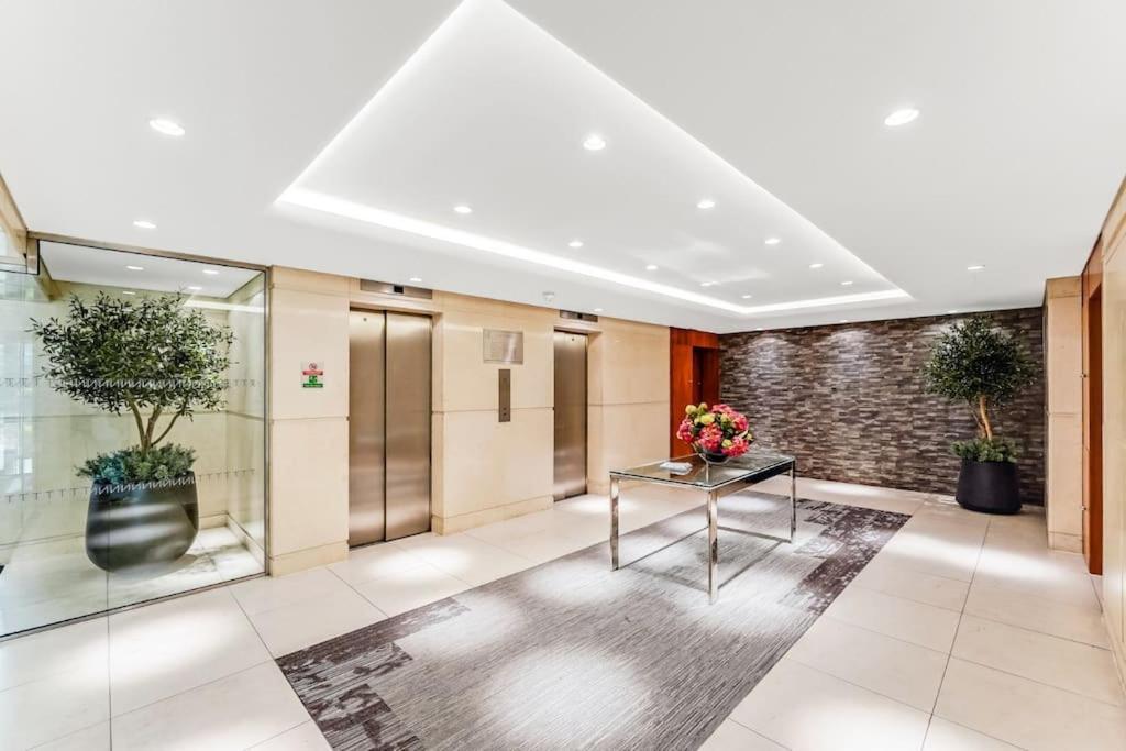 Unique 2 Bed 2 Bath Victorian Flat Regents Park * Londen