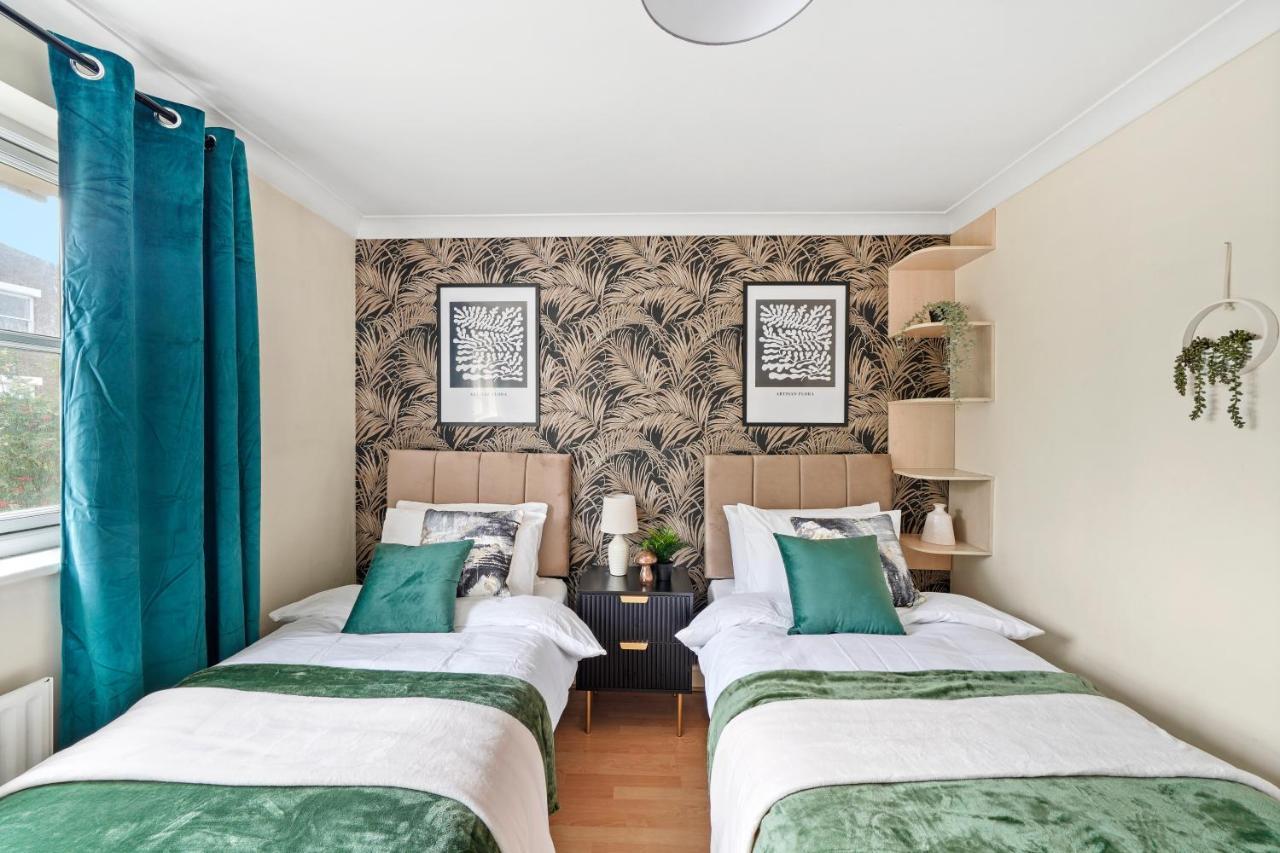 Casa de férias Stunning Central 2 Bed Parking & Garden