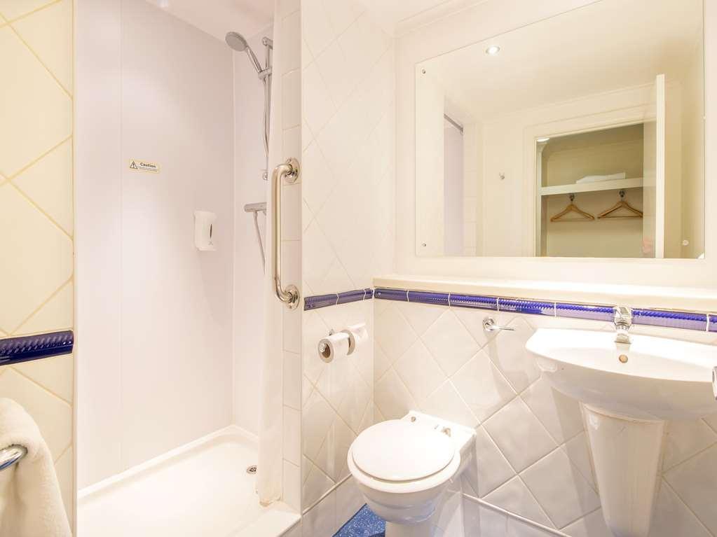 Travelodge Southgate Hotel *