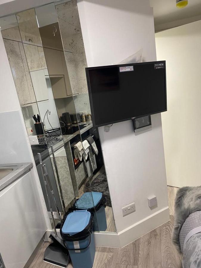 Small But Cozy Studio, Great Tube Connection Apartamento