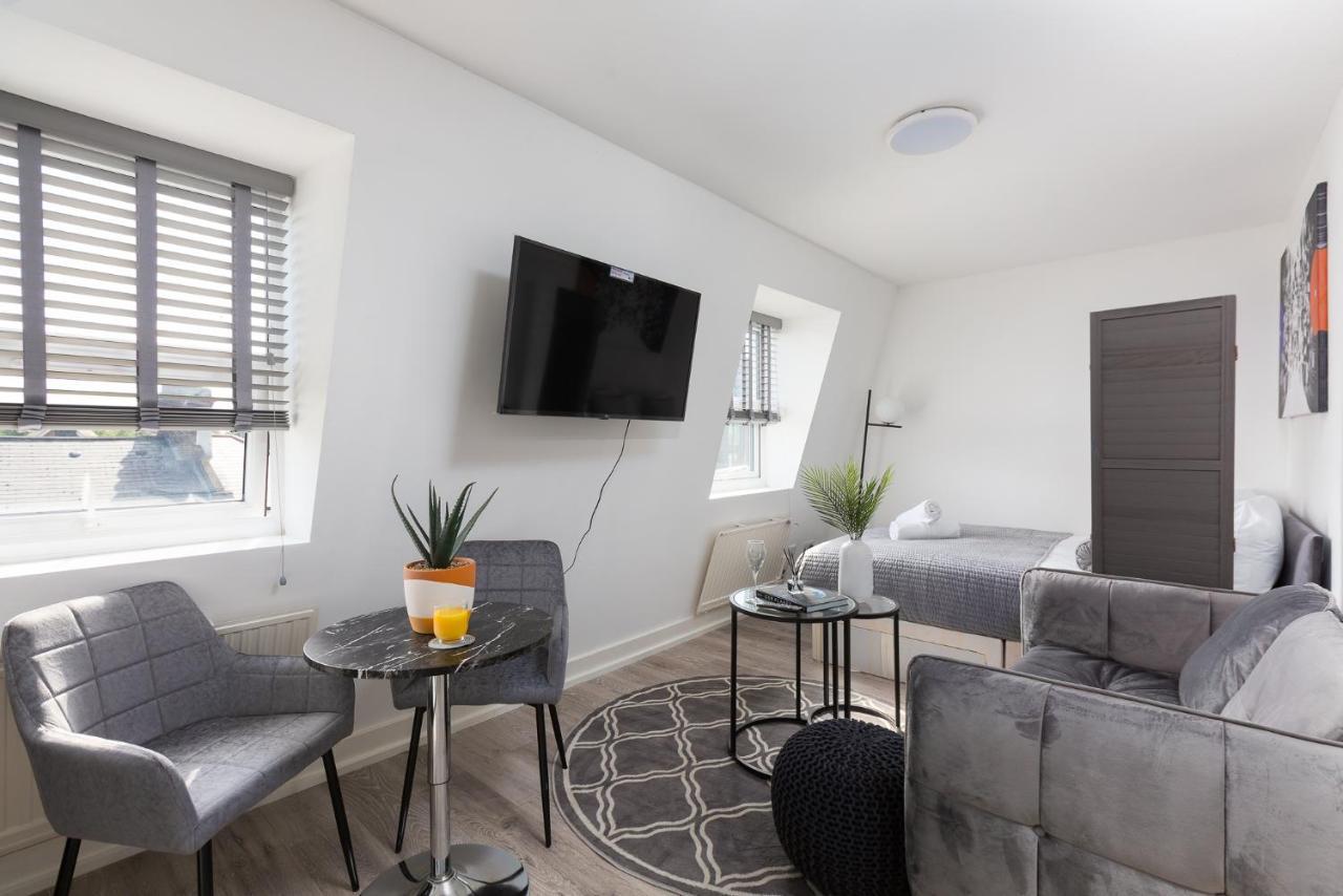 Apartamento Modern Large Studio, 15 Mins Walk To Notting Hill Londres