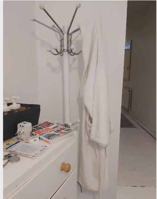 Centrel To Single Bed Quiet With Host And Breakfast *