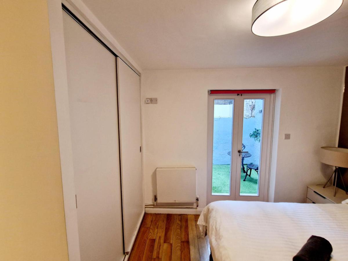 Beautiful Hyde Park Flat By Lancaster Gate Station With Private Back Patio