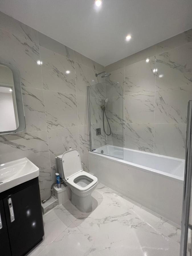 Lovely 1-bedroom Flat With Patio * London