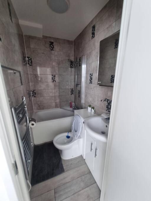 Flat 7 Fulham, 2 Bedroom, 1 Bathroom Flat Appartement