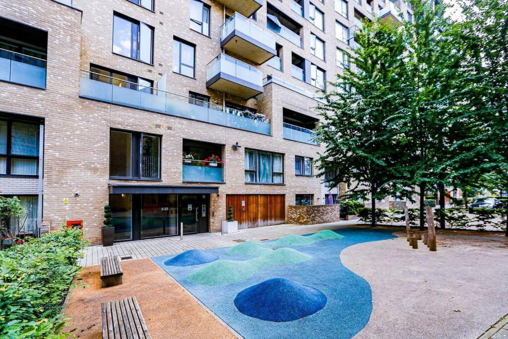 Flat In Greenwich O2 With Parking