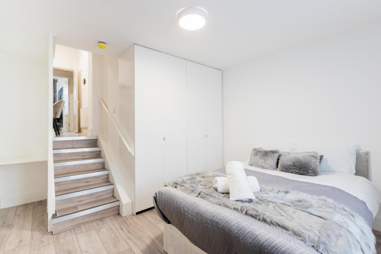 Large 30 Mins To Oxford Street London