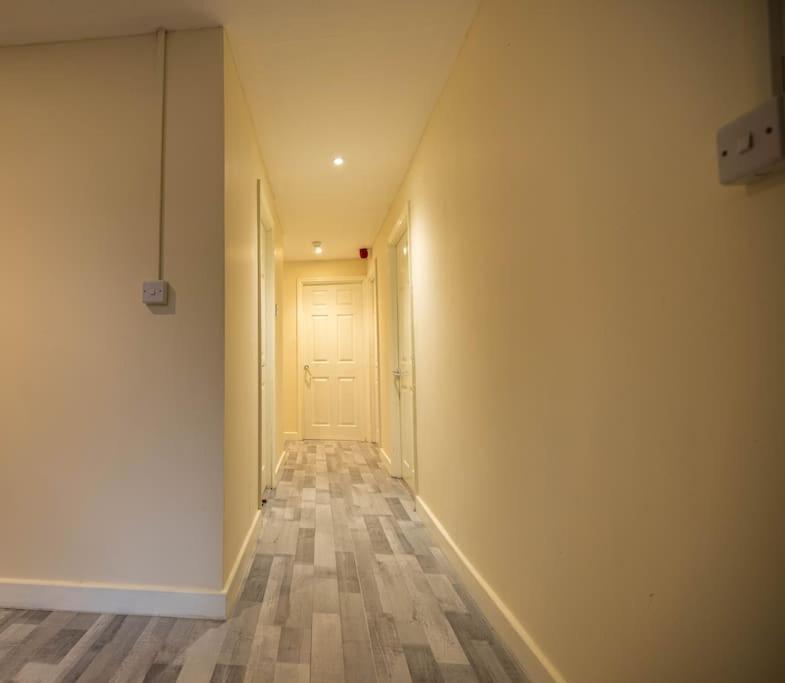 3 Bedrooms Flat -wifi-freeparking-babycot-15min To Pepys Park Apartamento *