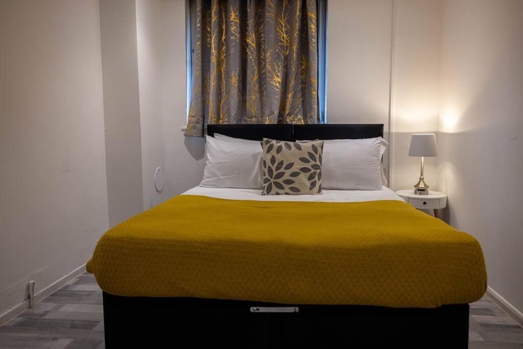 3 Bedrooms Flat -wifi-freeparking-babycot-15min To Pepys Park Londres