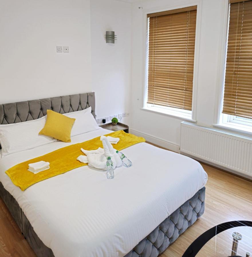 The Private In Paddington * Londres