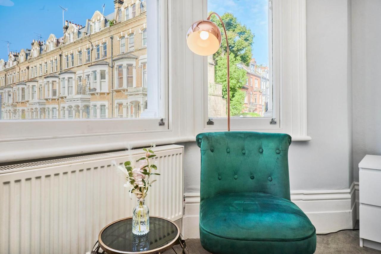 Stylish Garden Flat In Kensington Olympia London