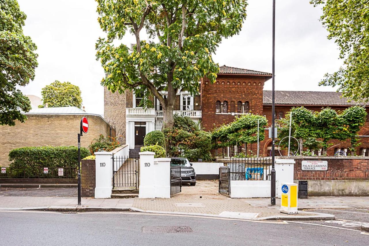 Style Three Bedroom House * London
