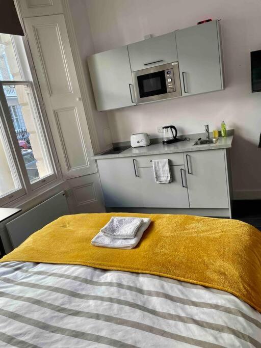 Small Studio In Notting Hill