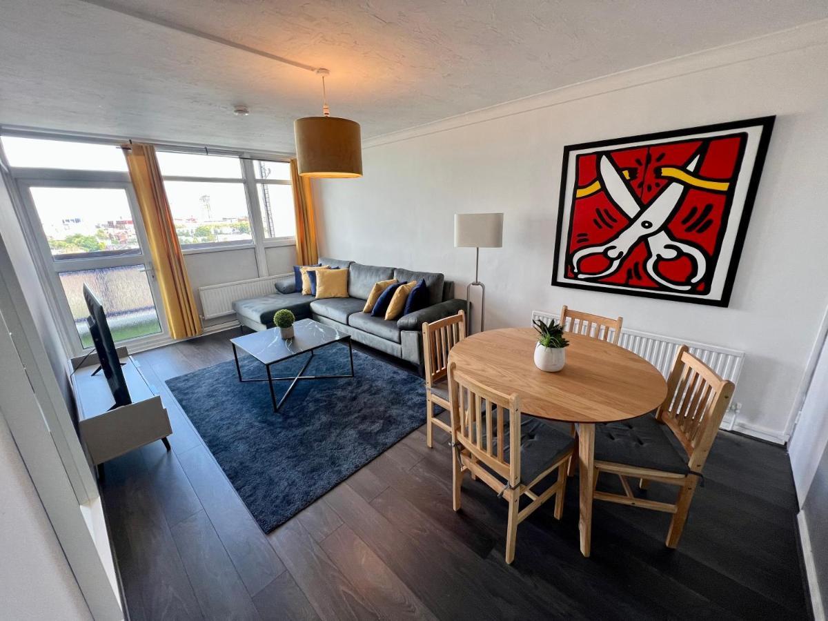 New Tower Bridge , Canada Water 2 Bedroom Flat With A View * Londres