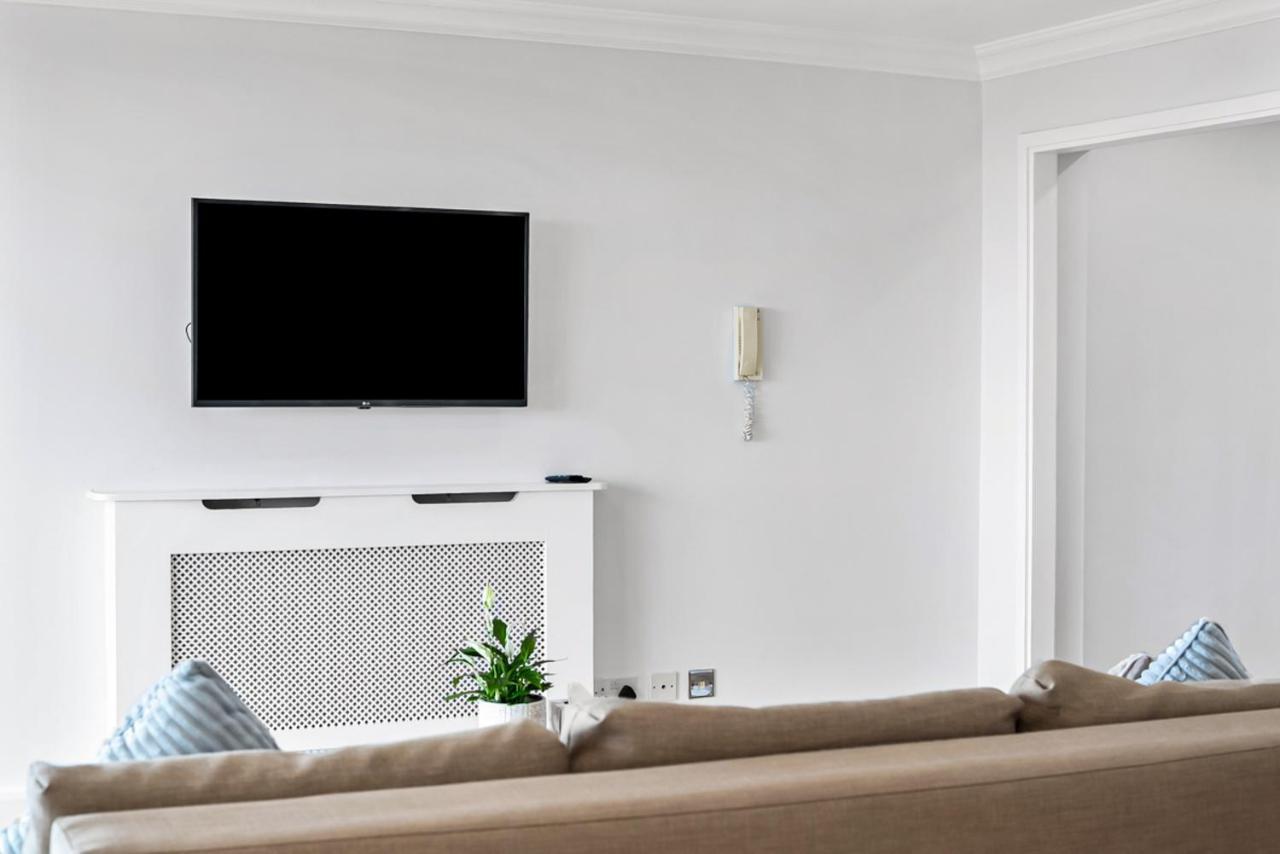 Apartment Stunning Flat On King's Road, Chelsea With Balcony London
