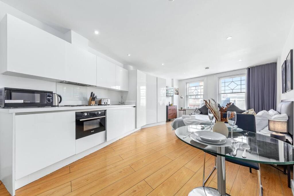 Stylish Piccadilly 1 Bedroom Flat In Vr2 * Londres