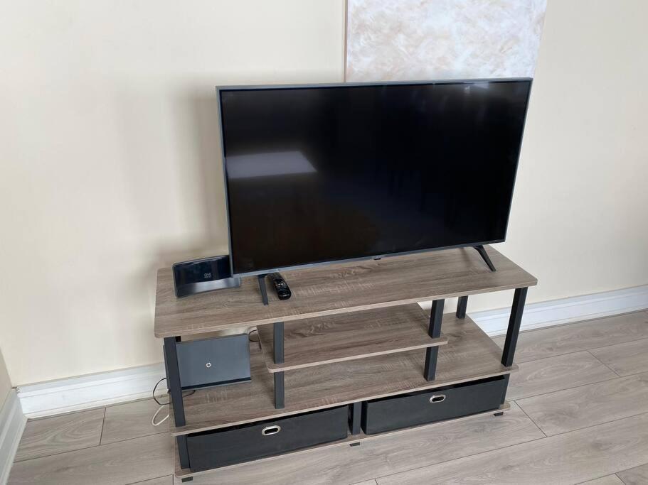 2 Bedroom Flat In Kensington. * Londen