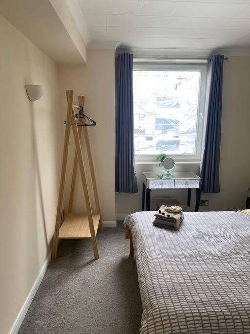 2 Bedroom Flat In Kensington. Apartamento Londres