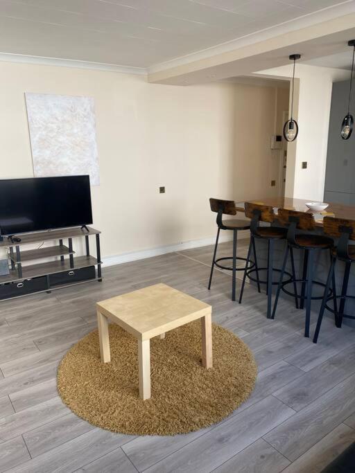 Appartement 2 Bedroom Flat In Kensington. Londen