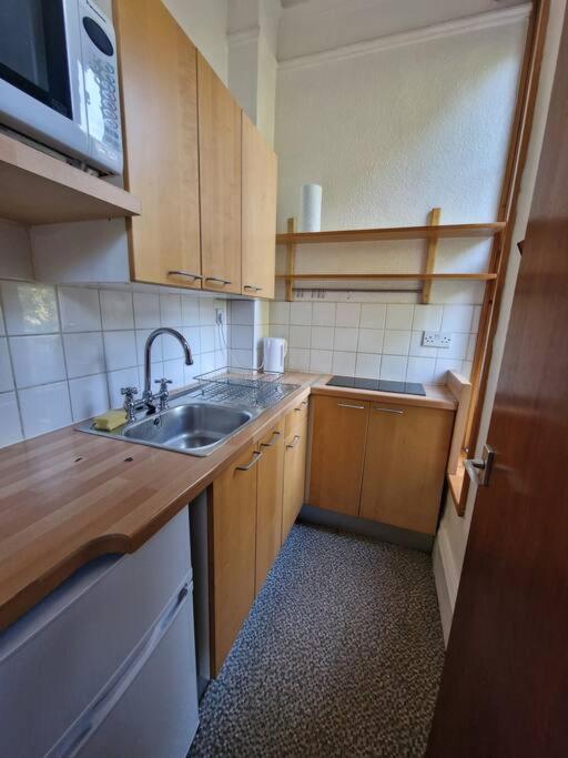 Bright Well Located Flat Londres