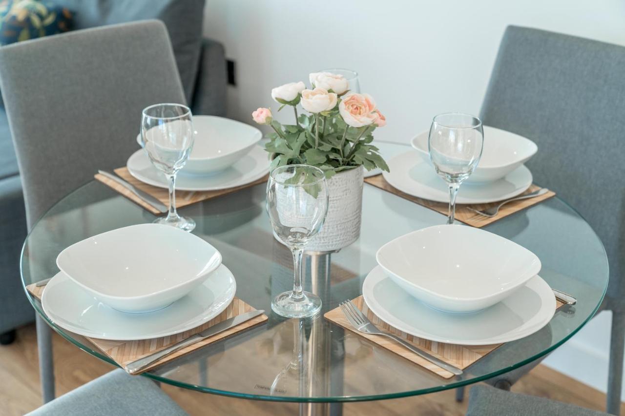 Skyvillion - River Thames Floor By Woolwich Ferry, Mins To Excel, O2 Arena , Airport With Parking Apartamento