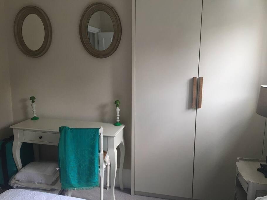 Luxury Bright & Quiet Flat - Chelsea - Earls Court * Londen