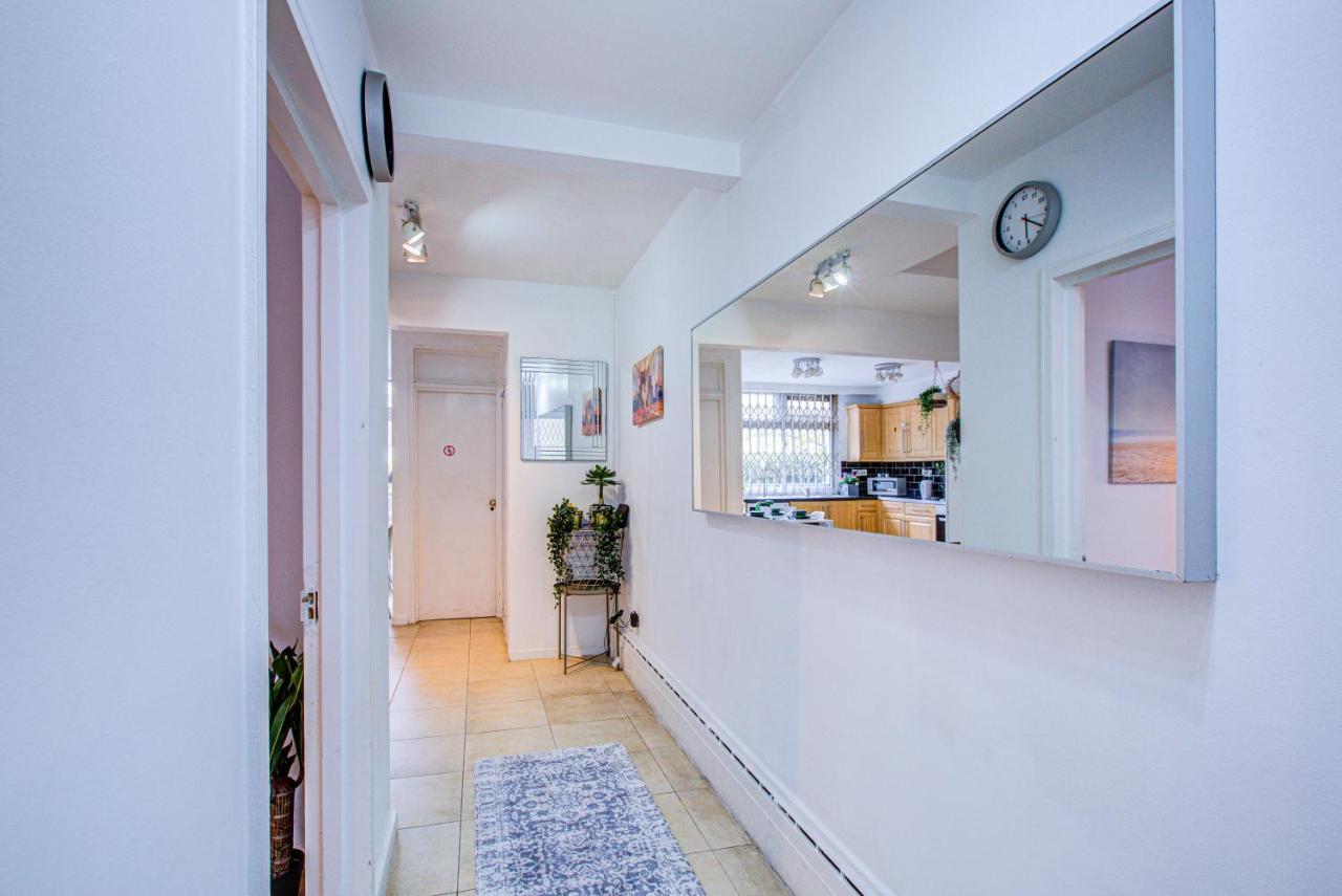 Beautiful 4-bedroom 5-bath House In Londres