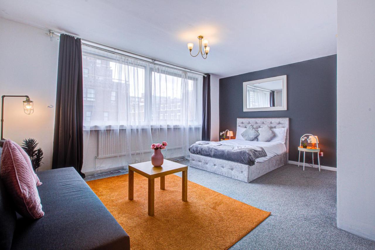 Beautiful 4-bedroom 5-bath House In Apartamento