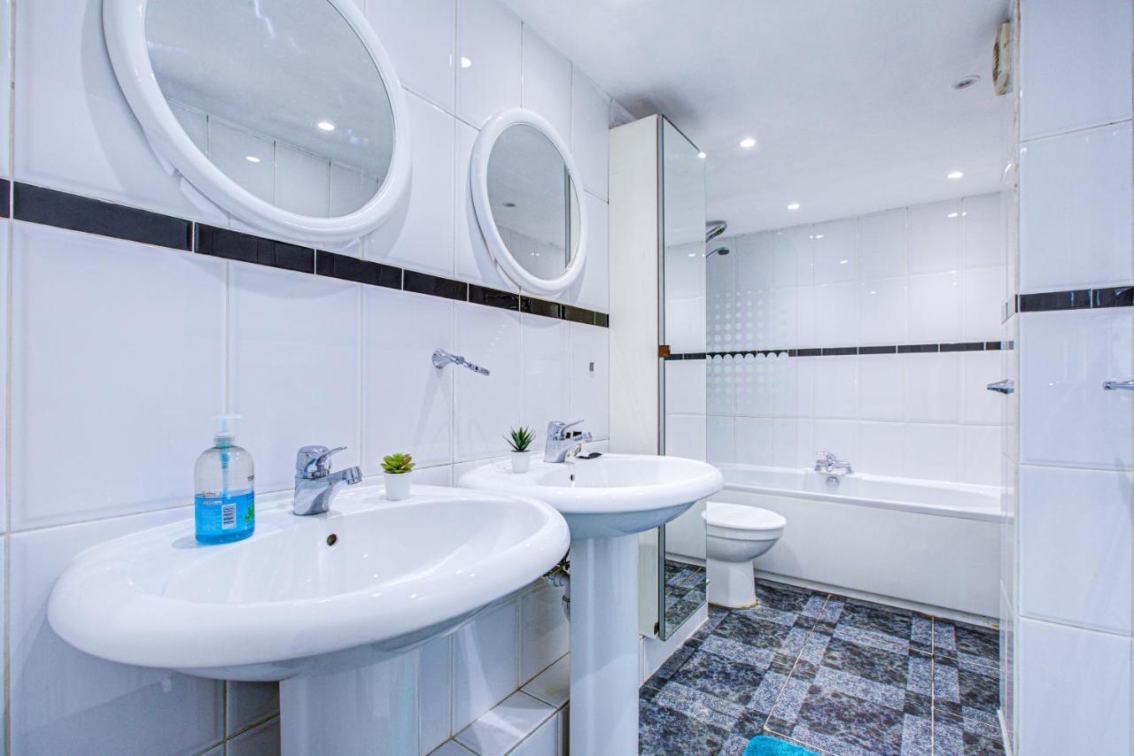 Apartamento Beautiful 4-bedroom 5-bath House In