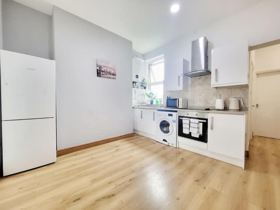 York Road 1 Bed * London