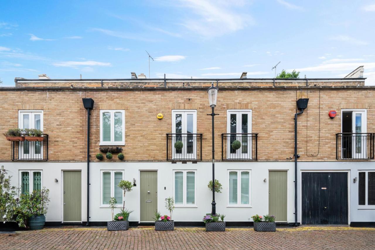 Captivating 3-bed House In Holland Park Hébergement de vacances