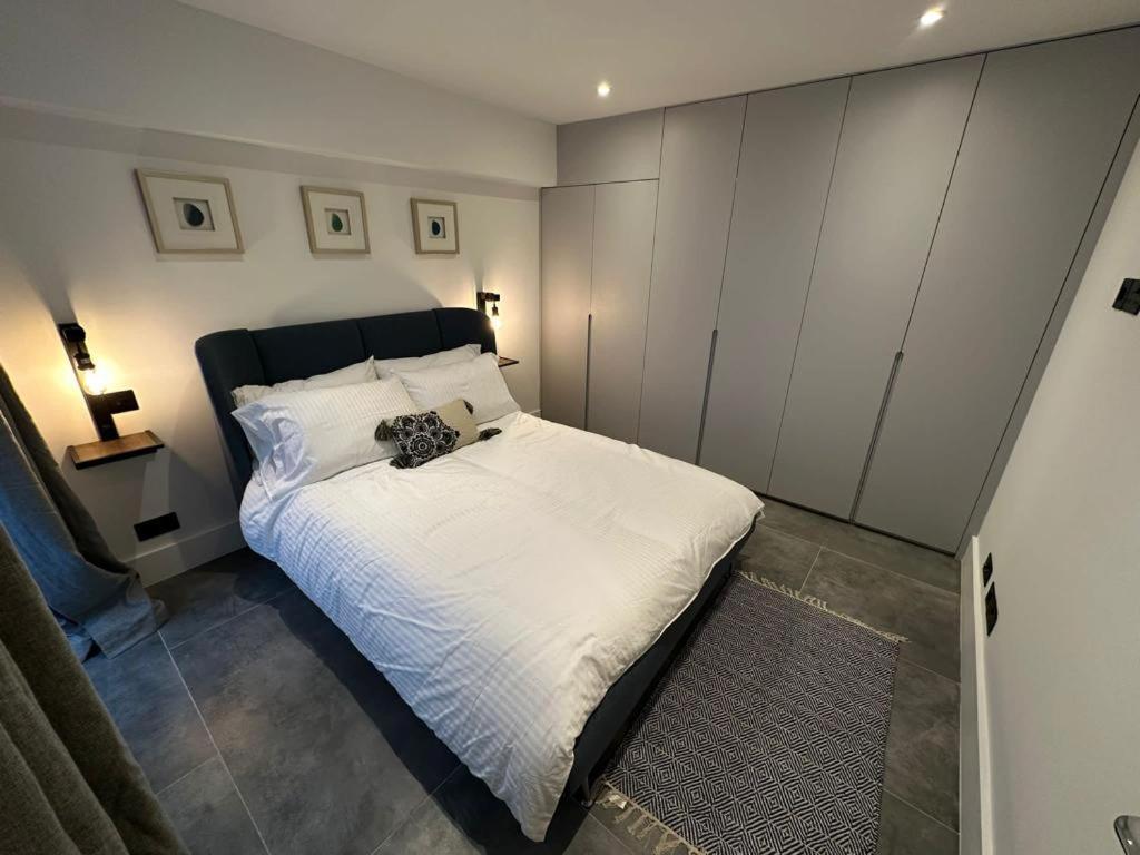 Two Bedroom House In Kilburn Apartamento