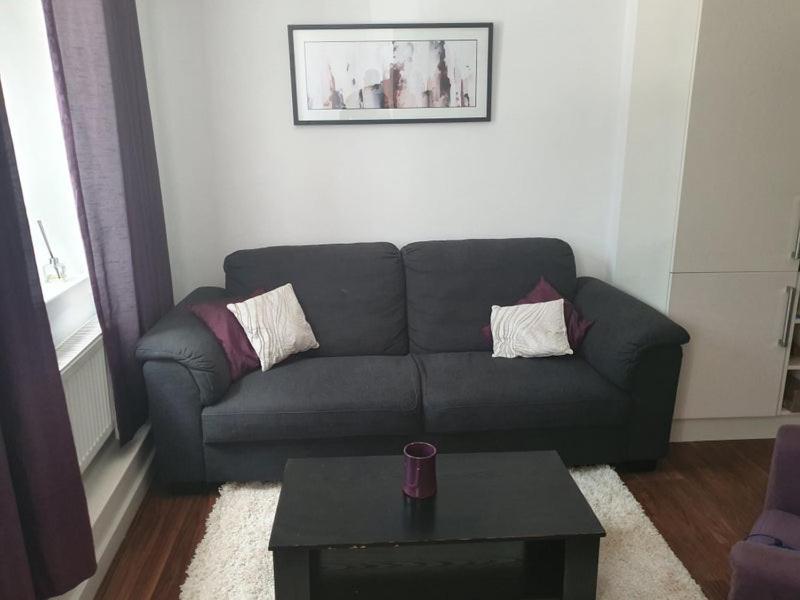 Homestay Double With Shared Bathroom *