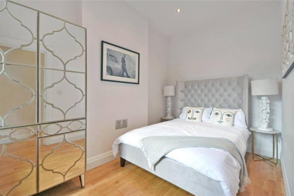 Appartement Luxury 3 Bed - Huge Outdoor Terrace & Amazing Transport Links Londres