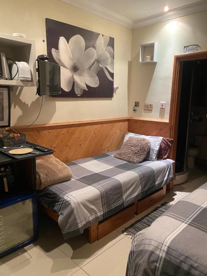 Big In London, Forest Hill Bed & Breakfast