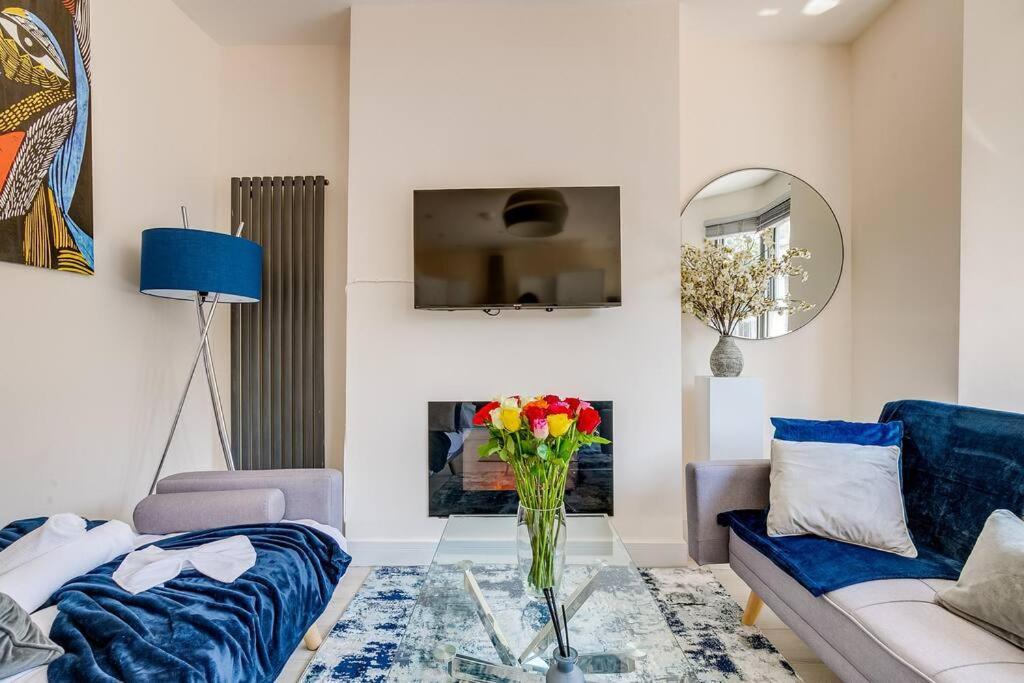Superior Quality Brixton Aztec Gem Apartment *