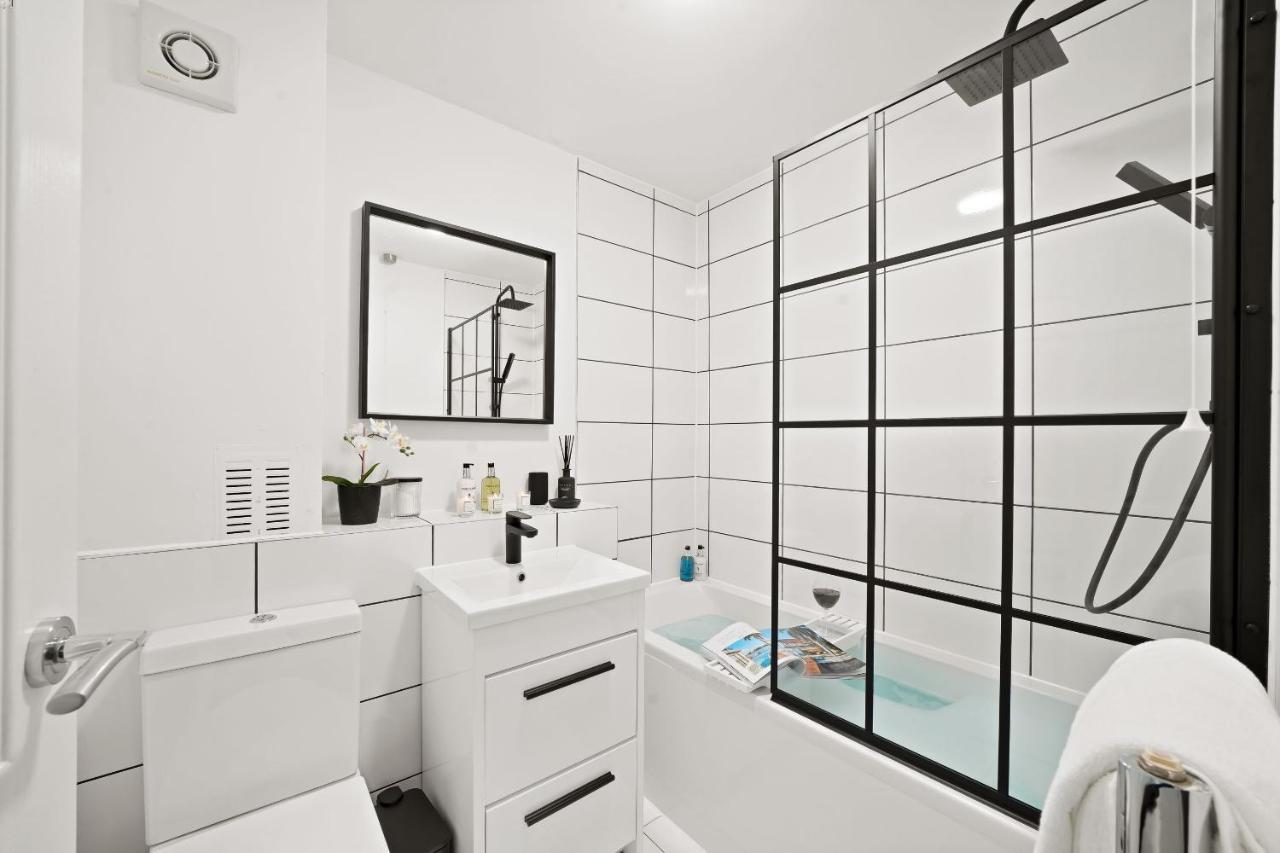 Appartement Luxury 1 Bed Flat South Woodford With Parking - Minutes Walk To Line Zone 4