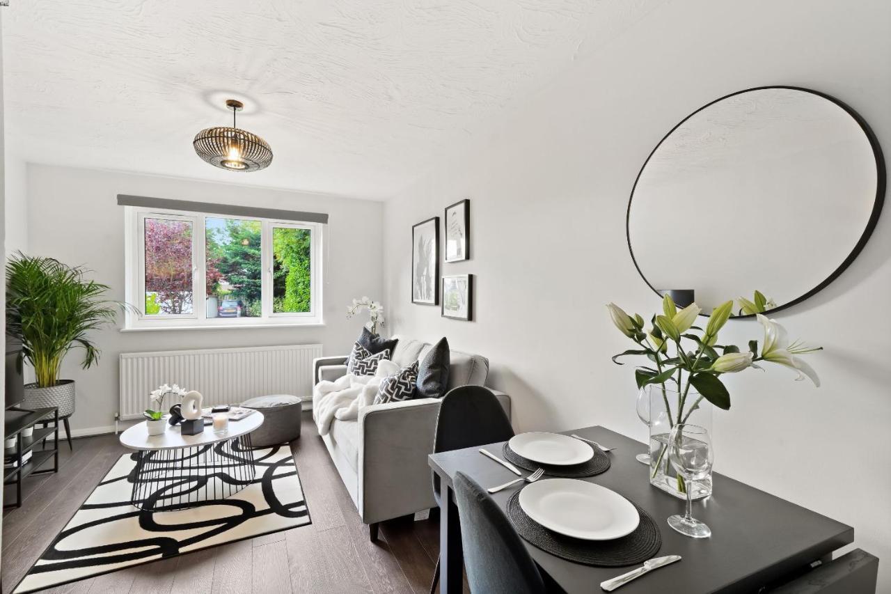 Luxury 1 Bed Flat South Woodford With Parking - Minutes Walk To Line Zone 4 * Londres