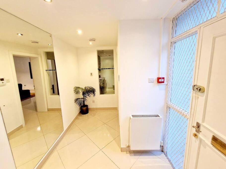 Appartement Modern Hyde Park With Private Entrance & Private Back Patio Near Bayswater & Paddington Stations