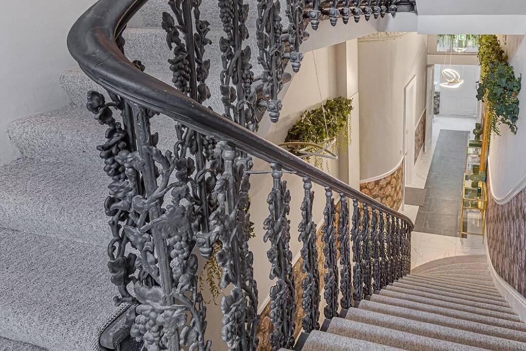 Apartamento Brilliant 3 Bedroom's In Hyde Park With Elevator - 1 Flight Of Stairs Only *