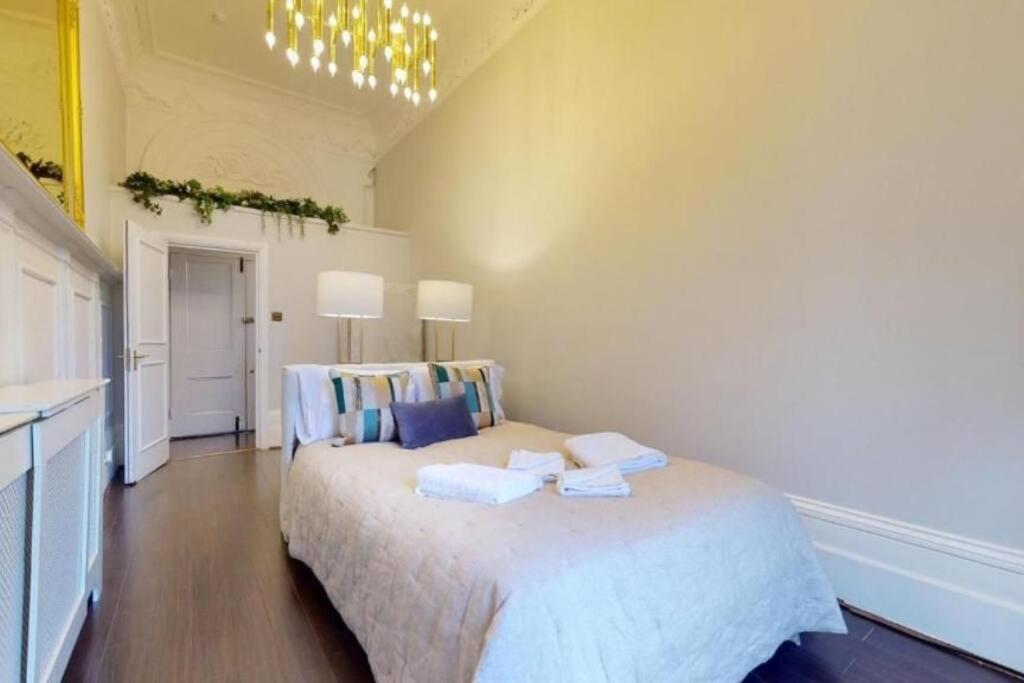 Stunning Hyde Park With Private Balcony & Lift Elevator Access
