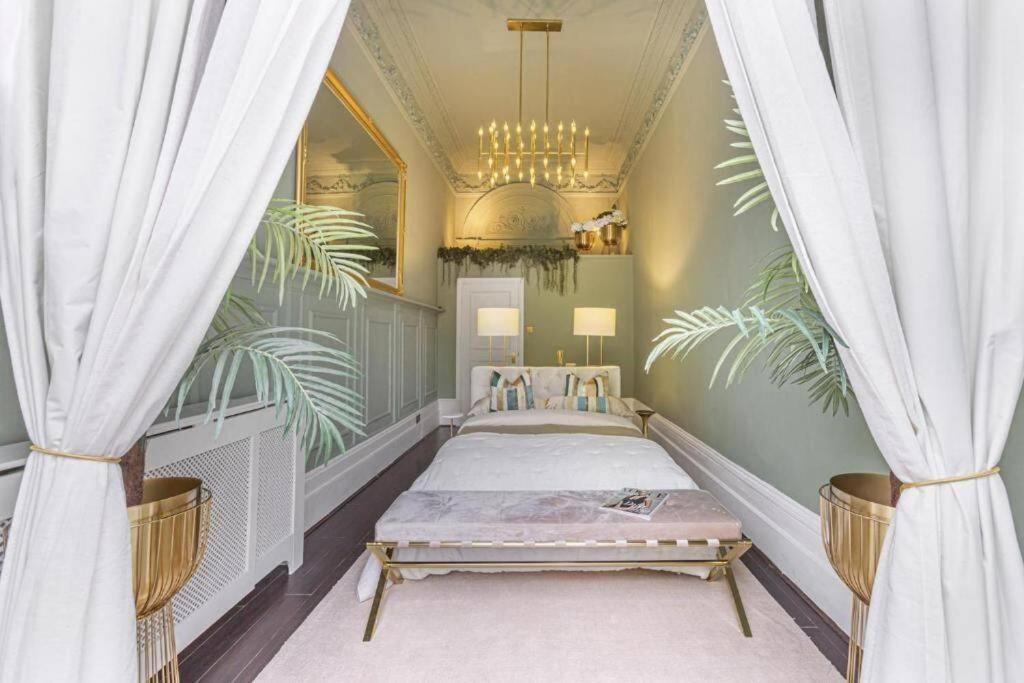 Stunning Hyde Park With Private Balcony & Lift Elevator Access