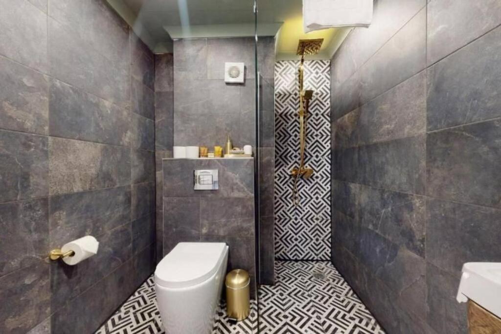 Apartment Stunning Hyde Park With Private Balcony & Lift Elevator Access London