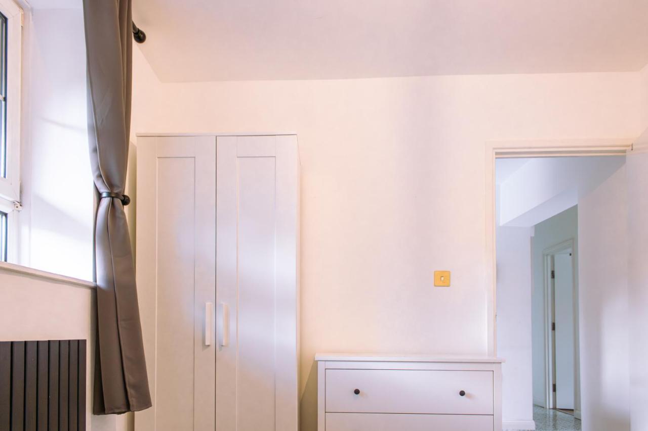 4 Bedroom Near Centre 2-min Walk To Metro !! Business & Family Friendly!!