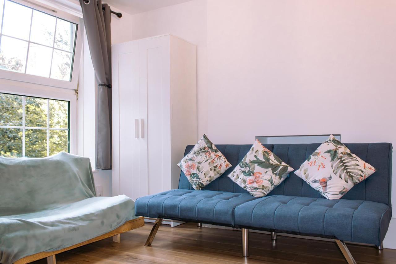 Appartement 4 Bedroom Near Centre 2-min Walk To Metro !! Business & Family Friendly!! *