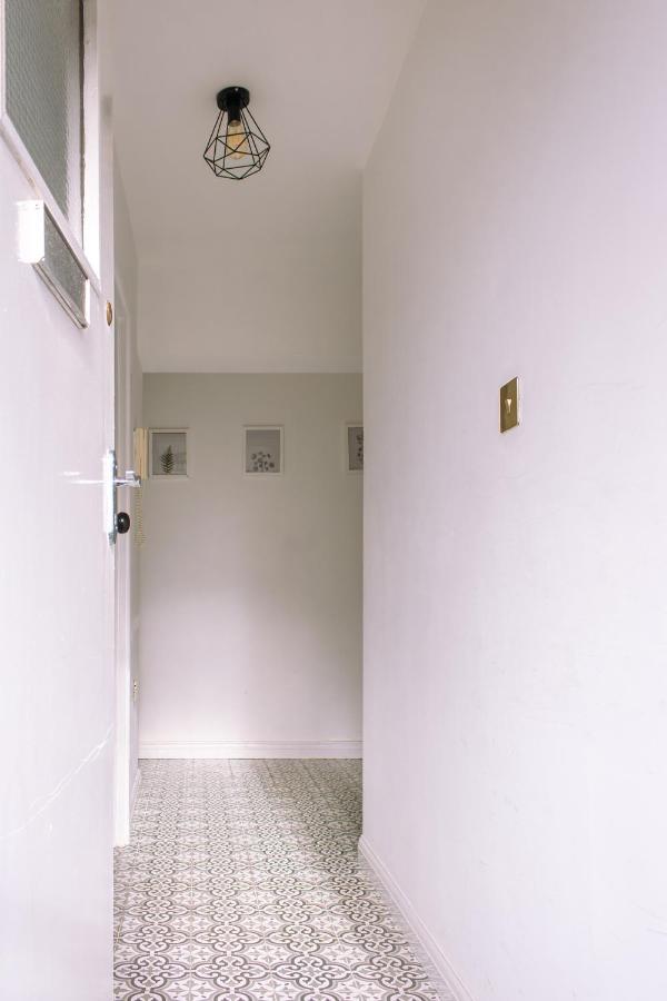 4 Bedroom Near Centre 2-min Walk To Metro !! Business & Family Friendly!!