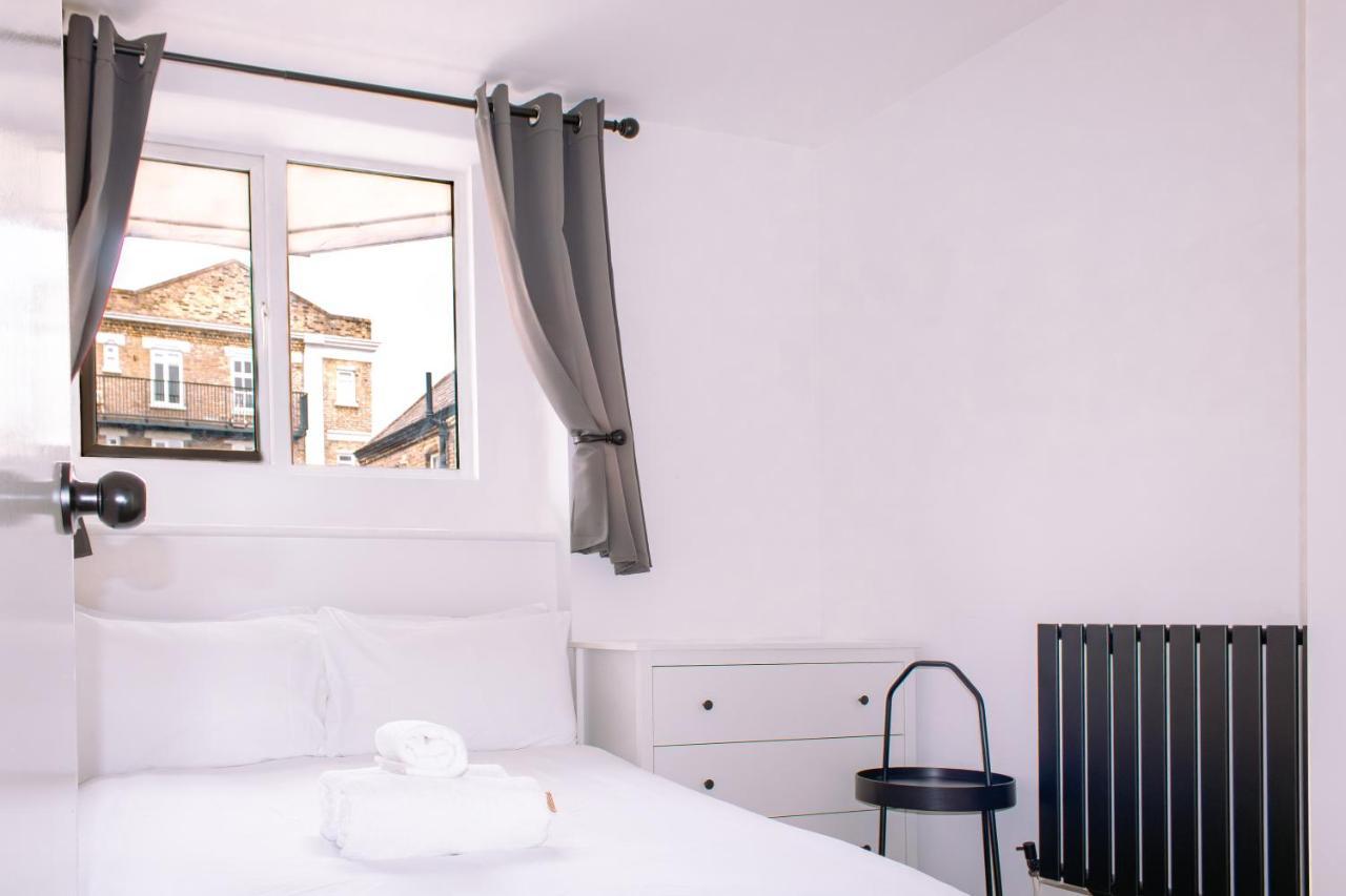 4 Bedroom Near Centre 2-min Walk To Metro !! Business & Family Friendly!! Appartement *