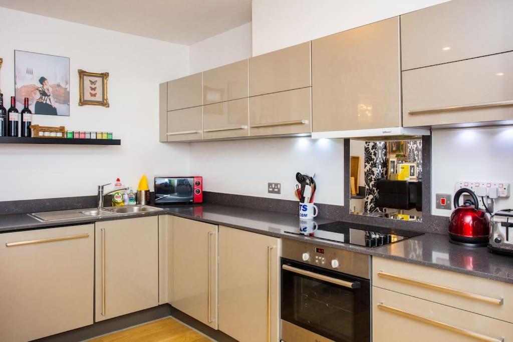 Apartment Unique & Welcoming 2bd Flat In Limehouse