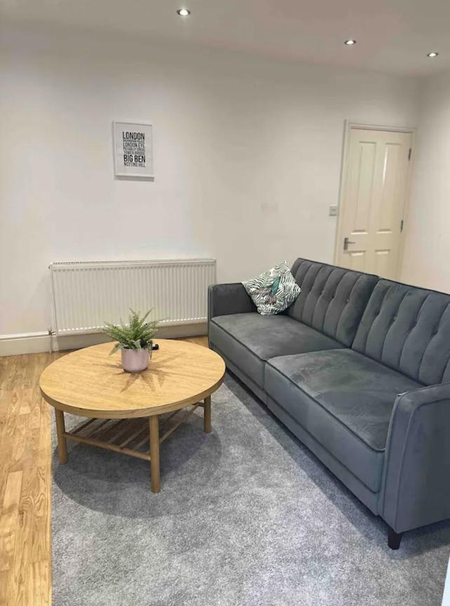 Apartment One Bed Near The River Thames. *